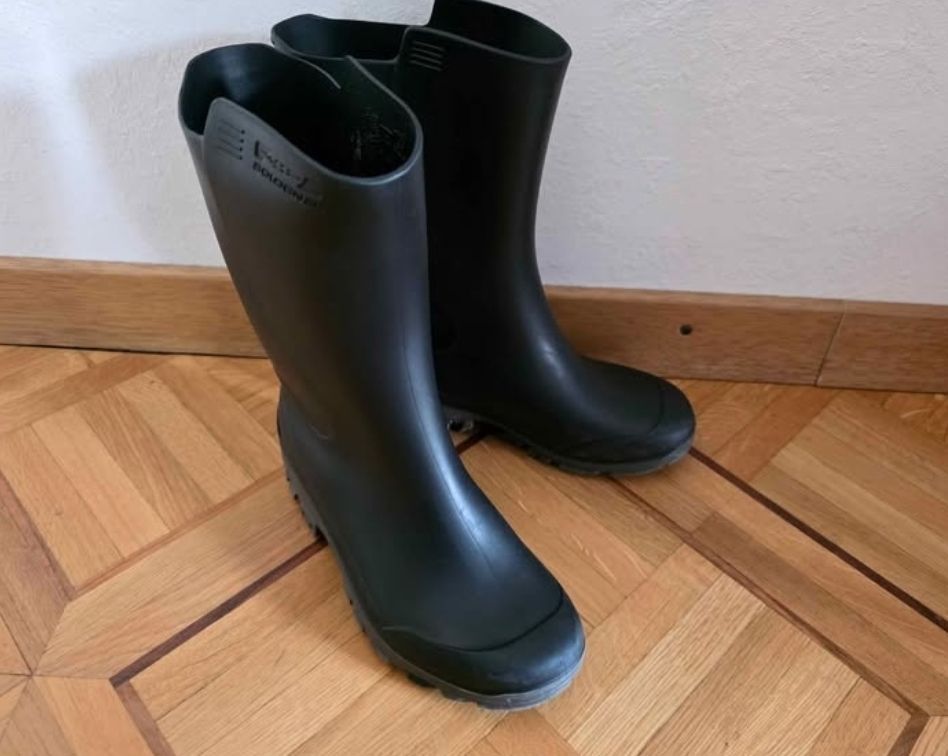 Schuhe für Jungen: Bottes de pluie, pointure 28/29 – Gebraucht aus La Conversion von Bonecka