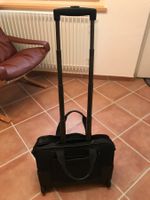 Schwarze Rolltasche, viel Platz für Büro/Vertreterunterlagen