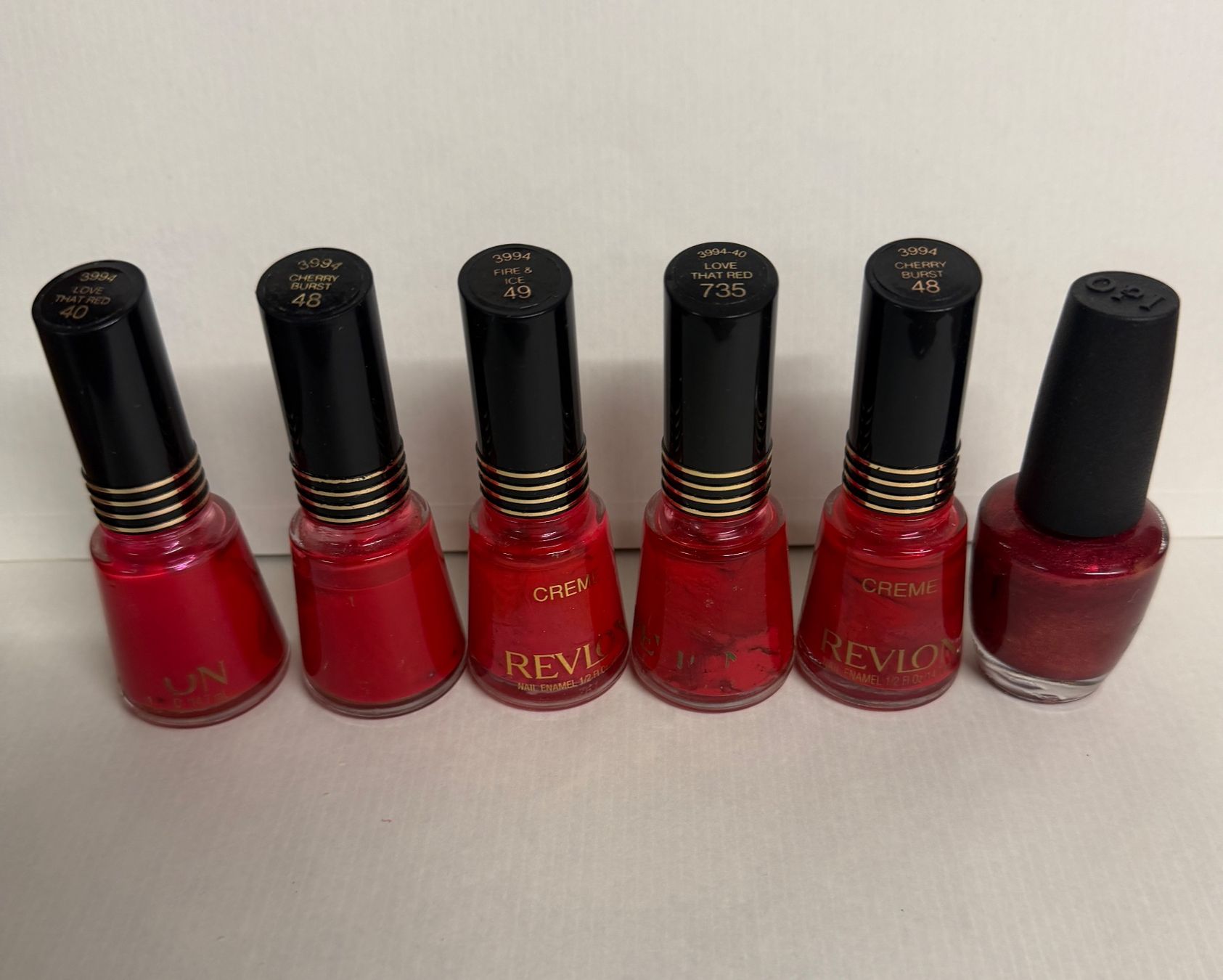 Smalto per unghie: Rote Nagellacke von Revlon und OPI – Usato da Nussbaumen AG venduto da Owert