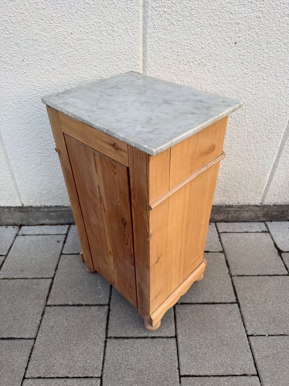 Tables de nuit: Nachttisch mit Marmorabdeckung – D'occasion à Elgg par dan_f8gv 4