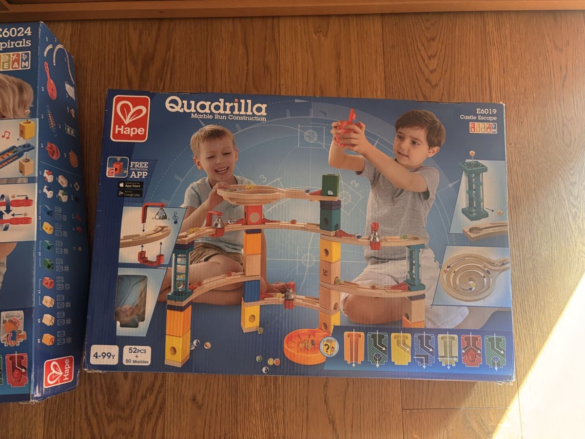 Quadrilla Giocattoli: Hape Quadrilla E6024 und E6019 neu – Usato da Affoltern am Albis venduto da interceptor356 2