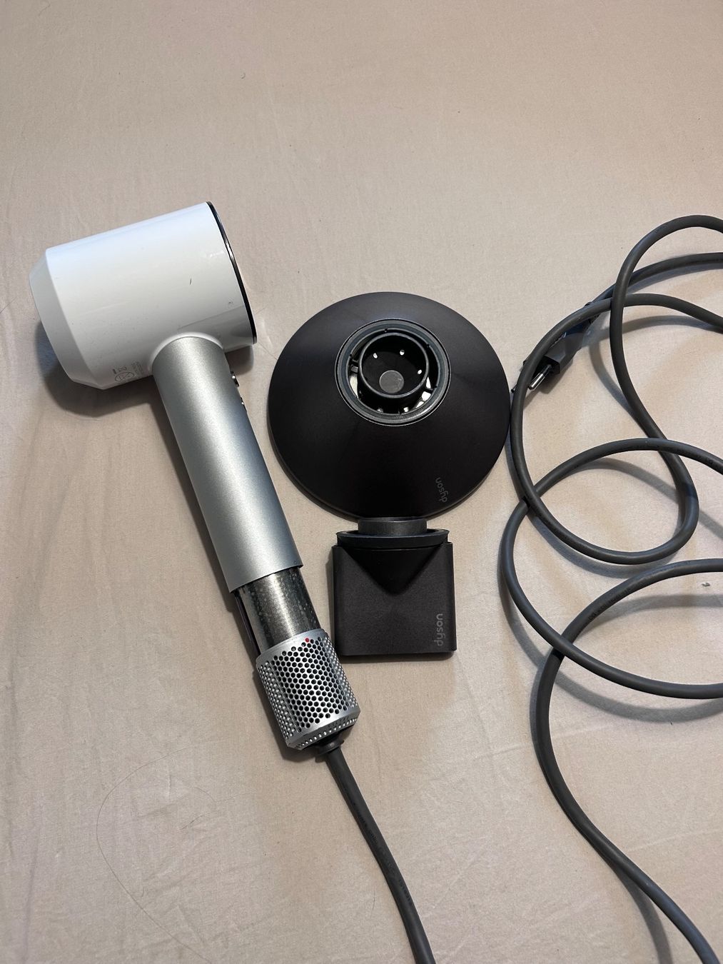 Dyson Asciugacapelli: Dyson Supersonic HD01 – Usato da Herzogenbuchsee venduto da Derdas1 1