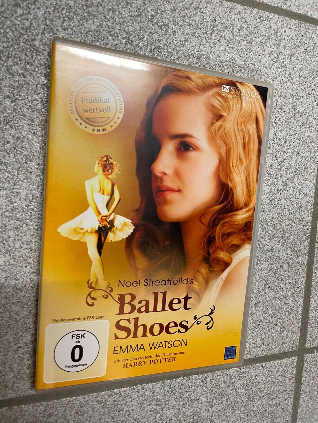 Tutti i DVDs: Ballet Shoes (DVD) – Usato da Eschen venduto da 33shaggy33