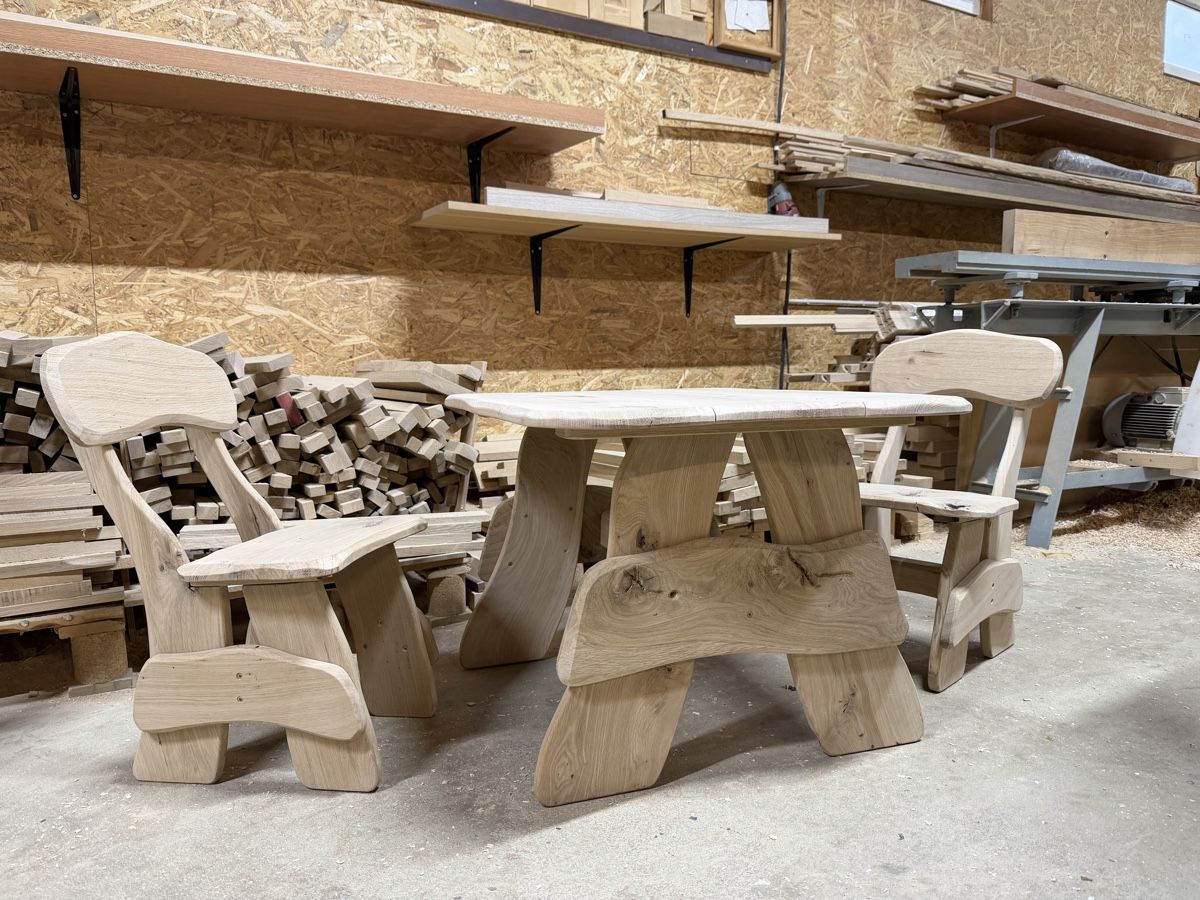 Set di tavolo e panche: Kids table in massif oak - artisanal – Nuovo e nell'imballaggio originale da Corsier GE venduto da Karol_save_planet 5