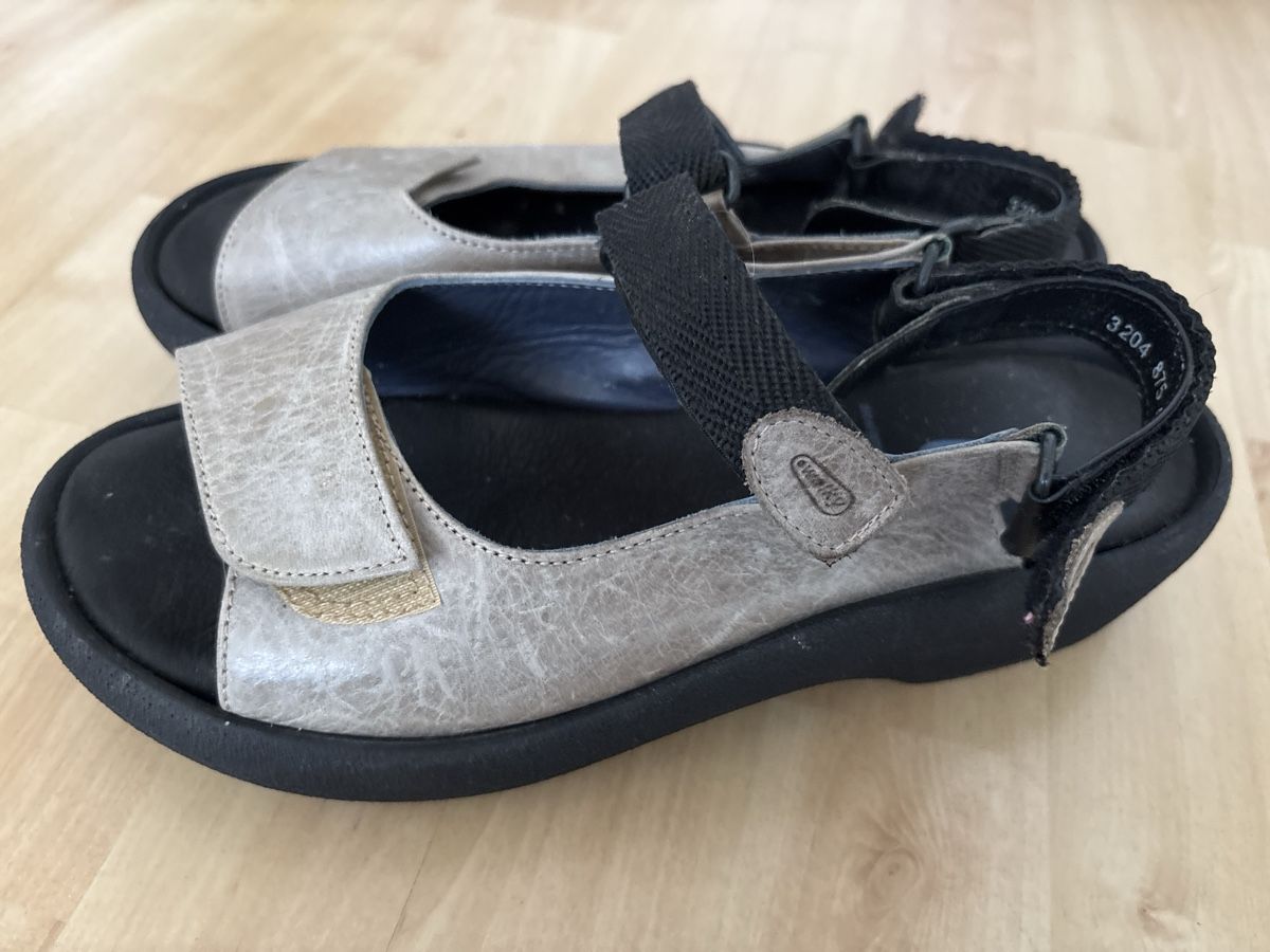 Scarpe da donna: Walky Sandalen, grau,gr.41 – Usato da langenthal venduto da rundholz7 1