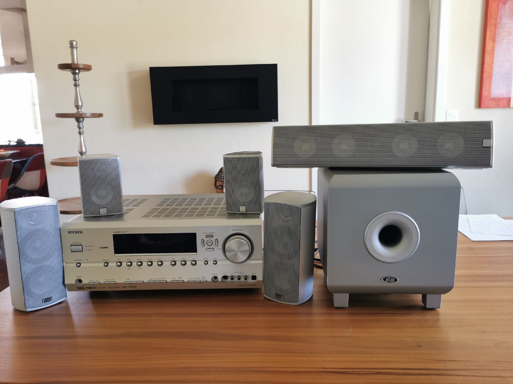Onkyo Home Cinema: Dolby serround System 5.1 (ONKYO)  – Usato da Urswil venduto da Figugegu2