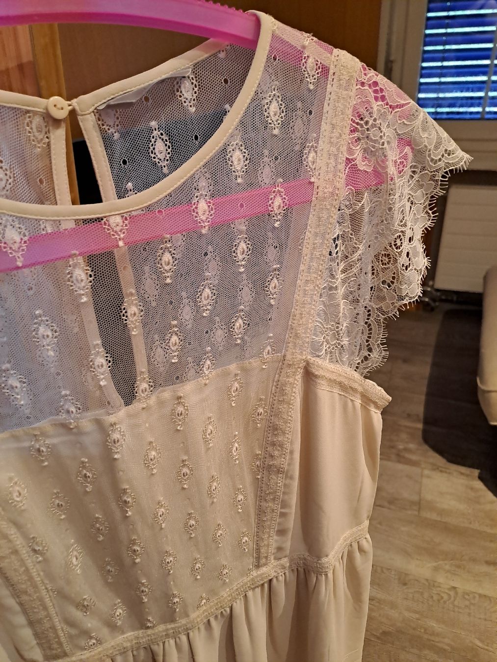 H&M Kleider: Kleid H&M Spitze Grösse 42/44 – Gebraucht aus Rickenbach LU von bishiida 1