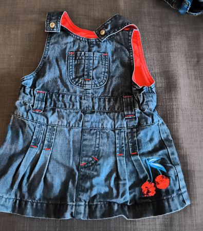 Süsses Jeanskleid mit Kirschen, Grösse 80 - Sommerhit!