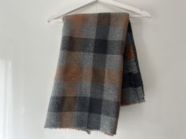 Huge warm scarf ZARA