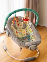 Babywippe Winnie Puuh mit Spielbogen guter Zustand