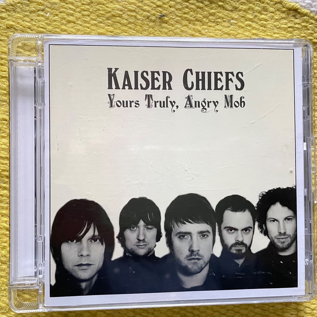 CDs: KAISER CHIEFS-YOURS TRULY ANGRY MOB – Gebraucht aus Rorschacherberg von CD-Roli