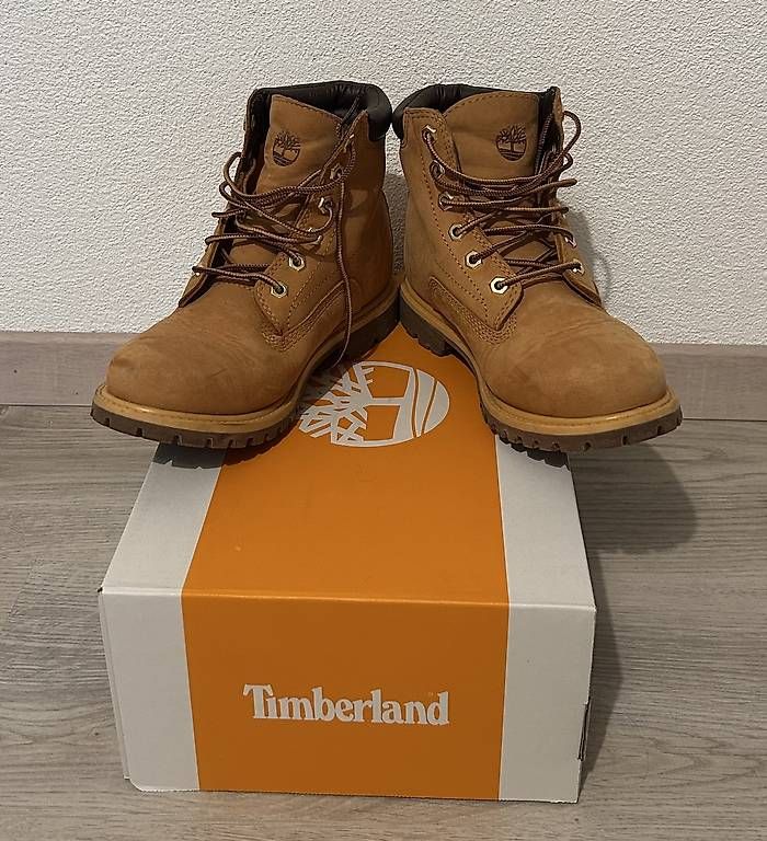 Herrenschuhe: Timberland originali da donna, classico colore marrone – Gebraucht aus Mendrisio von mac_v6z8