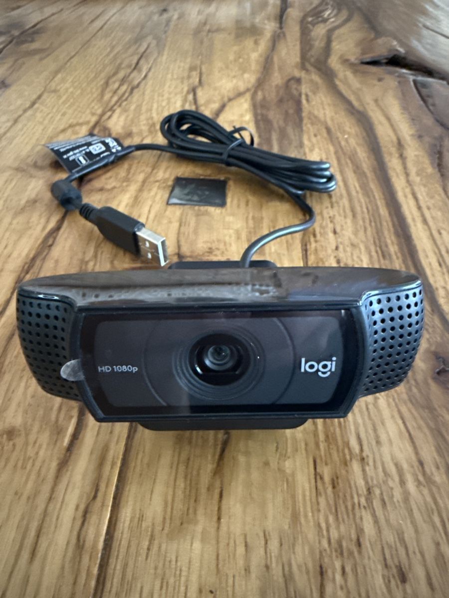 Logitech Webcam: Webcam Logitech HD 1080p d'occasion – Nuovo (secondo la descrizione) da Montreux venduto da kingfisherbeach