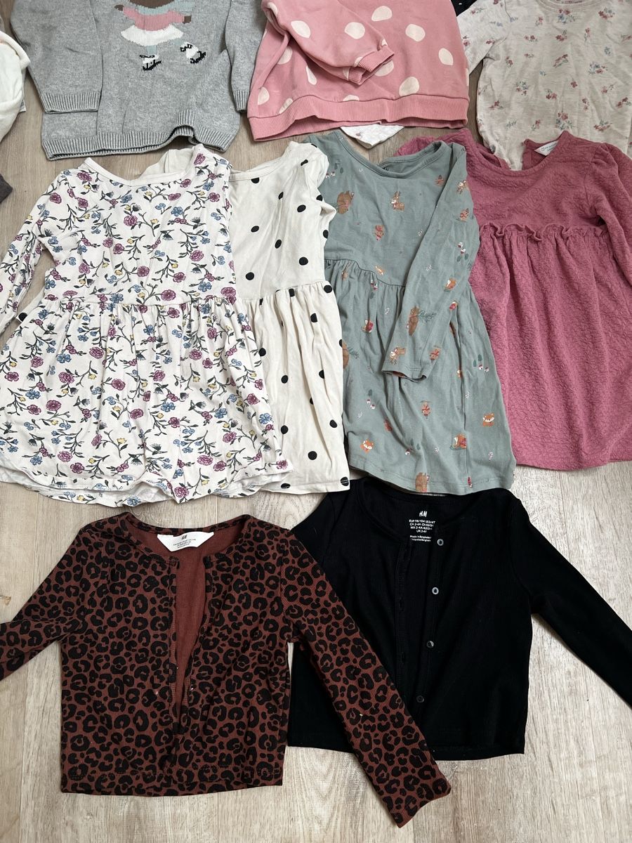 Lotti & Set di vestiti: Kleiderpacket 98/104 24-teilig – Usato da Witterswil venduto da pinkomania 1