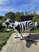 Grosse Kuh Figur Zebra Optik Dekoration guter Zustand
