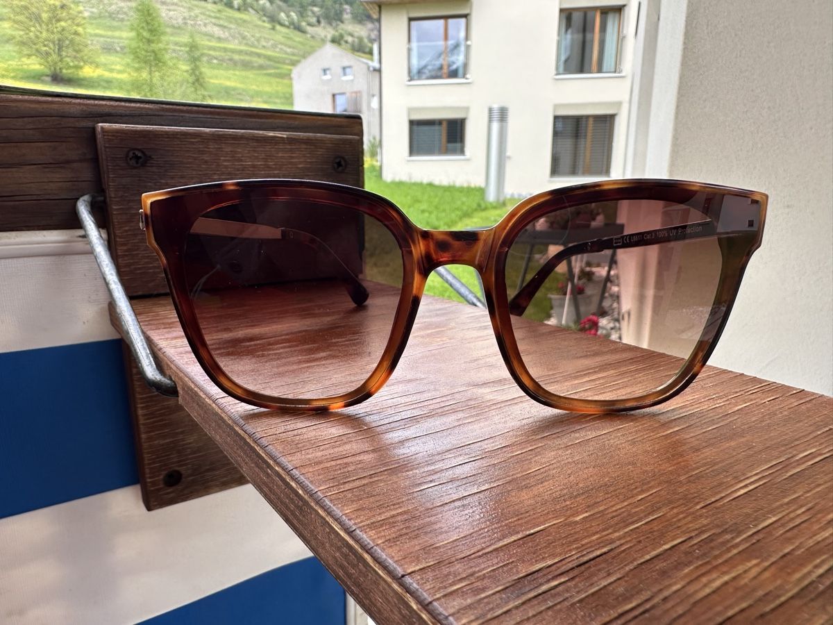 Occhiali & Lenti: Sonnenbrille stylisch – Usato da Ardez venduto da 2004ankek