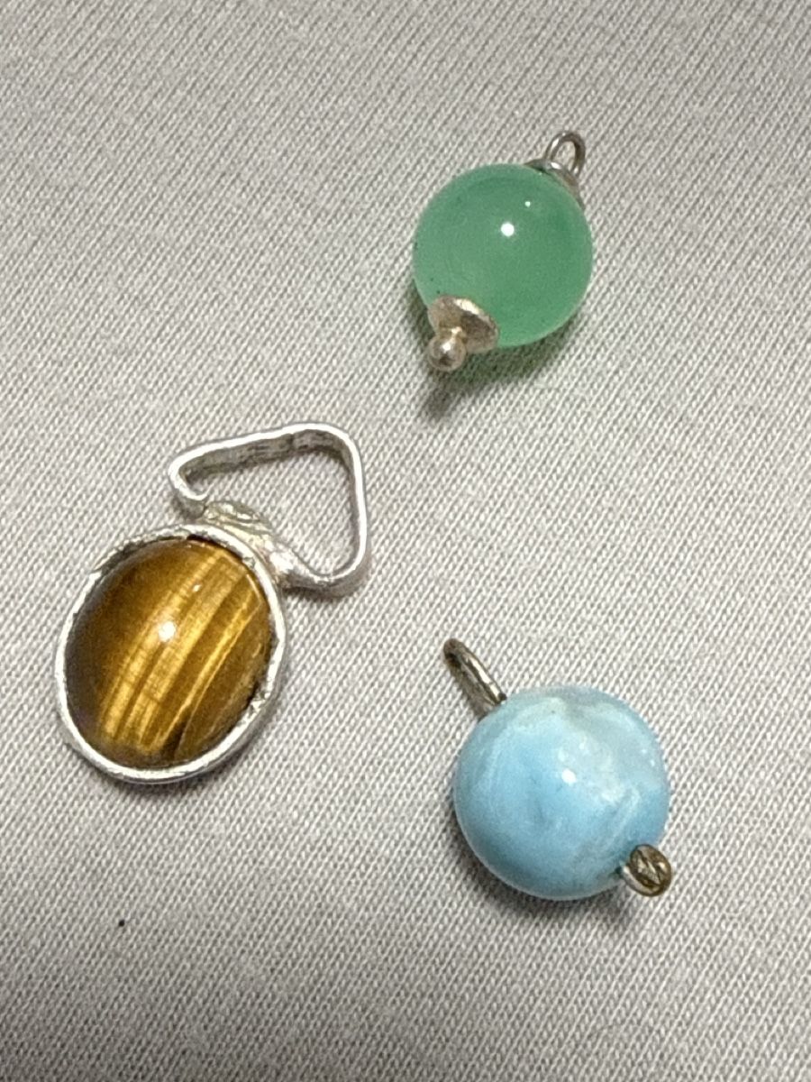 Pendentifs: 3 klein Stk Steinen – D'occasion à Oberhof par RealStone