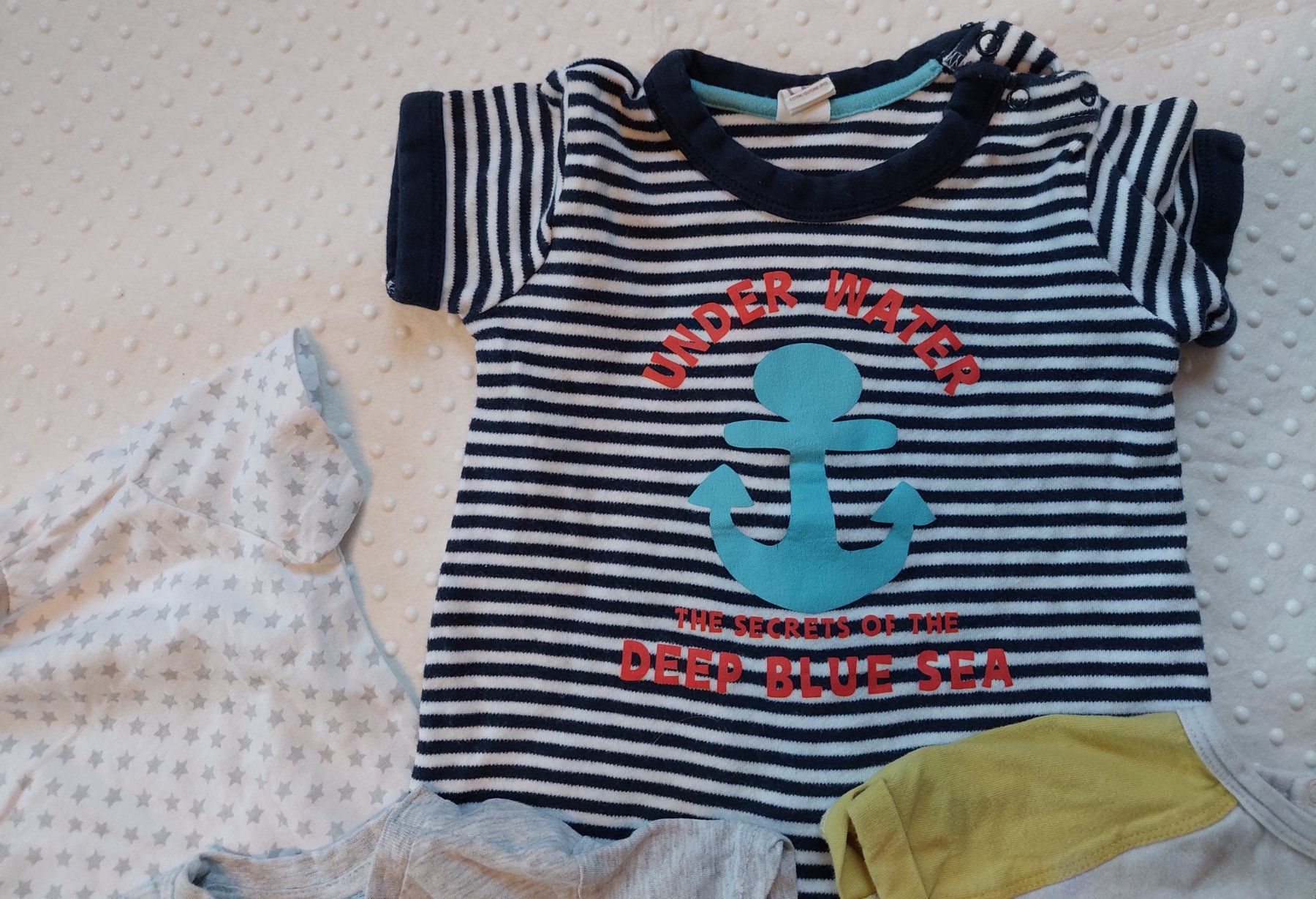 Lotti & Set di vestiti: 4 Kurzarm Bodys, Grösse 62/68 – Usato da Gysenstein venduto da joshuas81 1