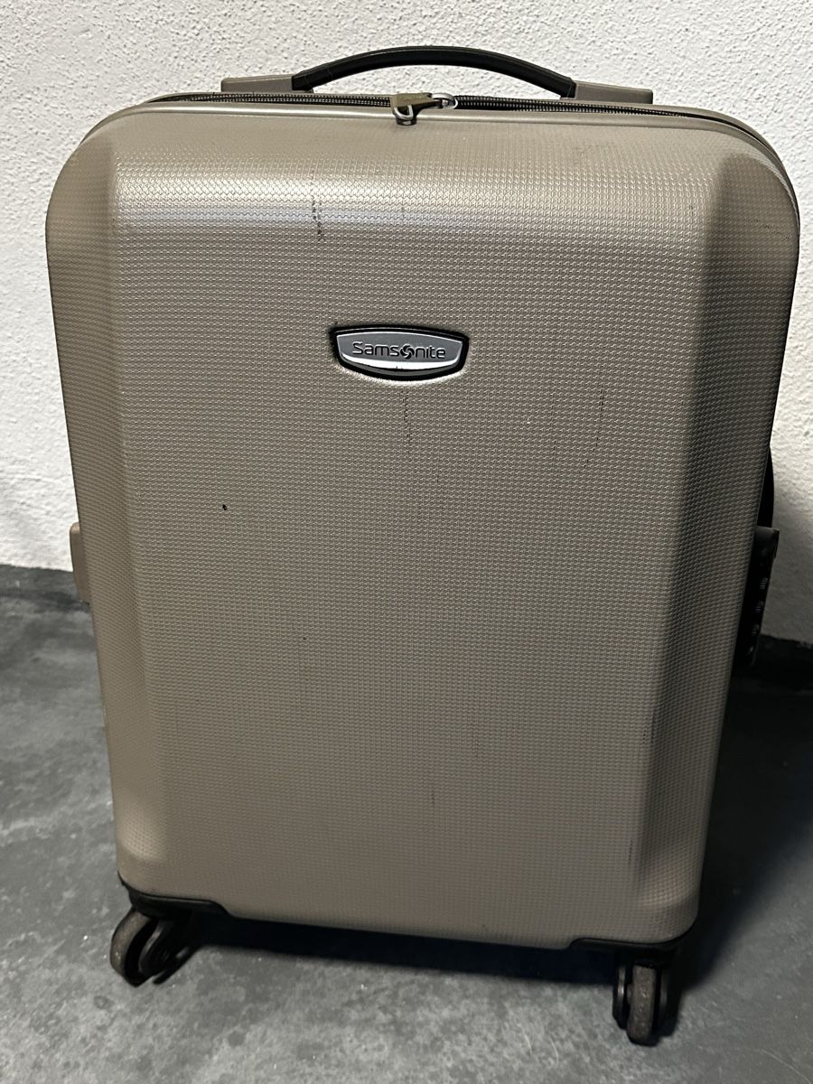 Samsonite Valigie: Samsonite Skydro Spinner 55 Koffer Cabin Champagne – Usato da Rheineck venduto da Evi170