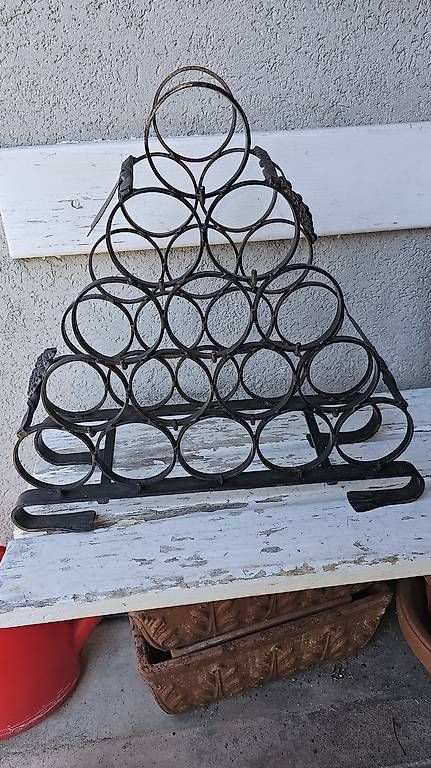 Supporti a parete:  Antike Weinhalter/Flaschenhalter – Usato da Lupfig venduto da cobra1172 2