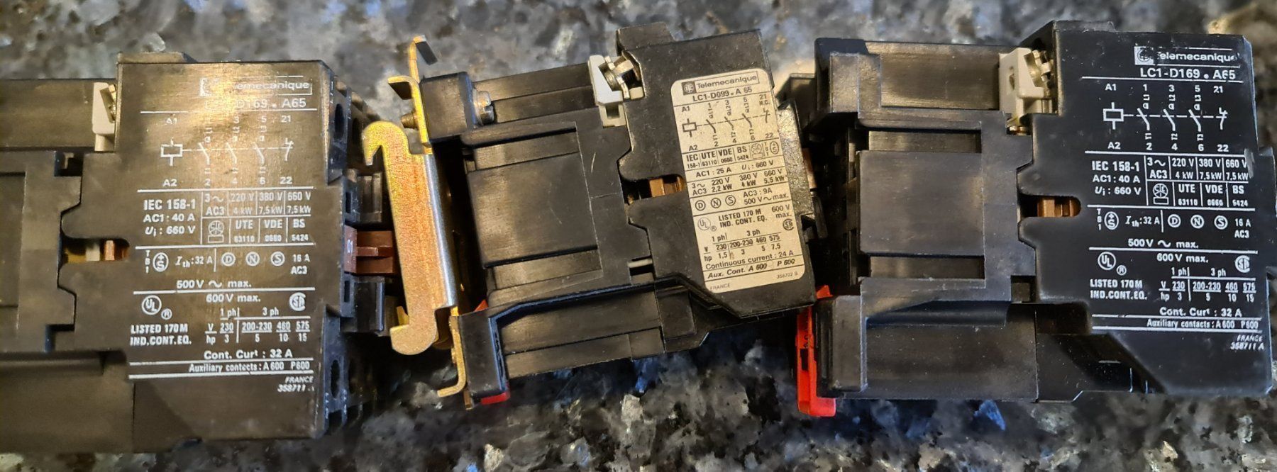 Interruttori: Diverse Elektromaterial – Usato da Uerkheim venduto da Justi.y 3