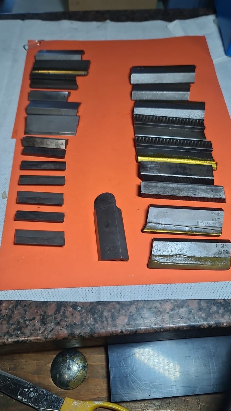 Ifanger Tutti gli attrezzi: Ifanger Messer Diverse Drehstähle – Usato da Egerkingen venduto da ogi3131 4