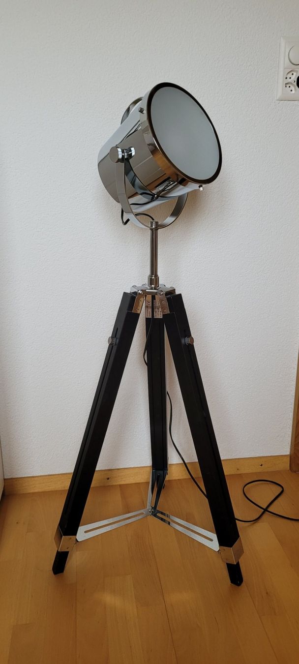 Lampade: Dreibein Stehlampe – Usato da Wetzikon ZH venduto da Zirben5 1