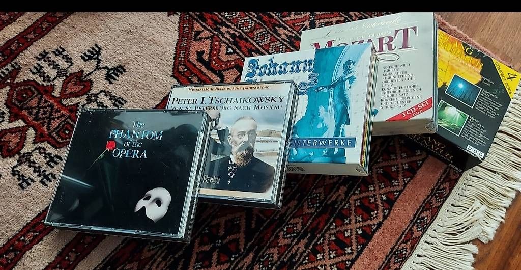 CD: 100 CD neuf et utilisé  – Usato da Pully venduto da Dede1958 2
