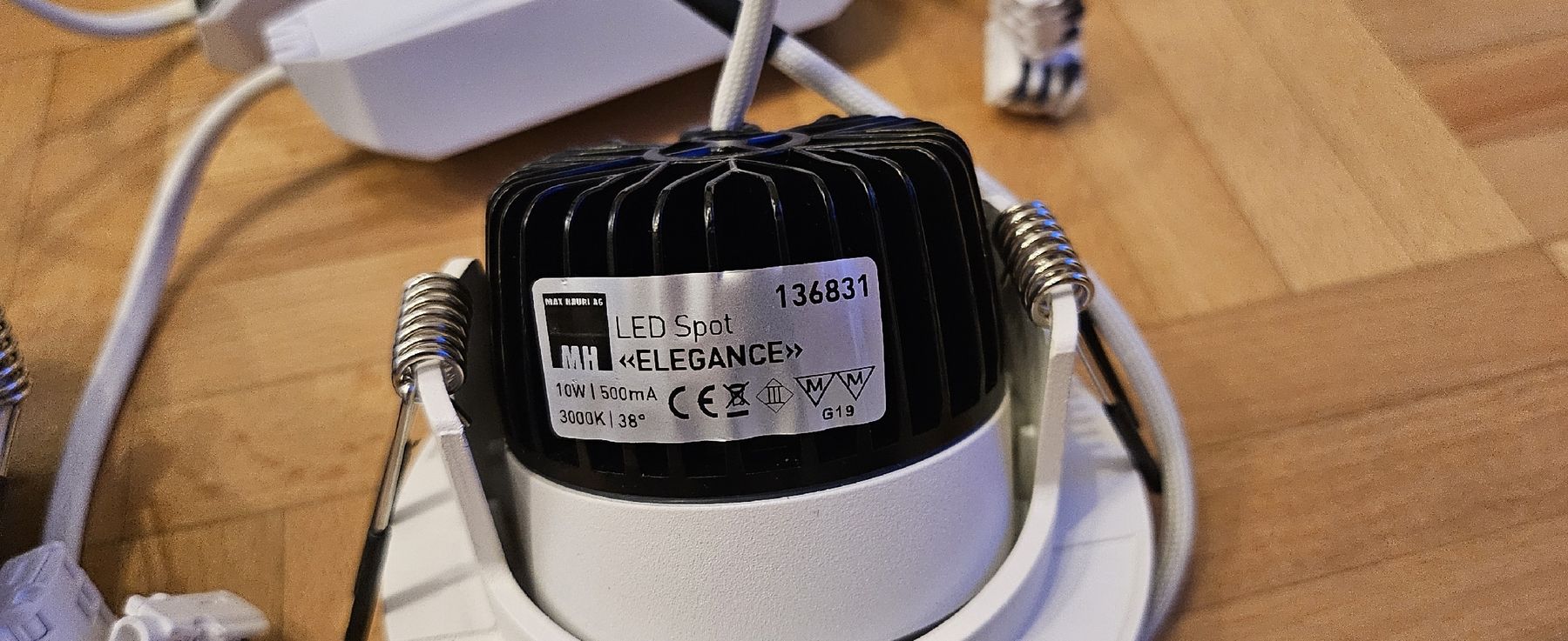 Lampade: 24 Stuck Led-Einbauspot Elegance Weis mit Trafo – Usato da Basel venduto da Xanperican 2