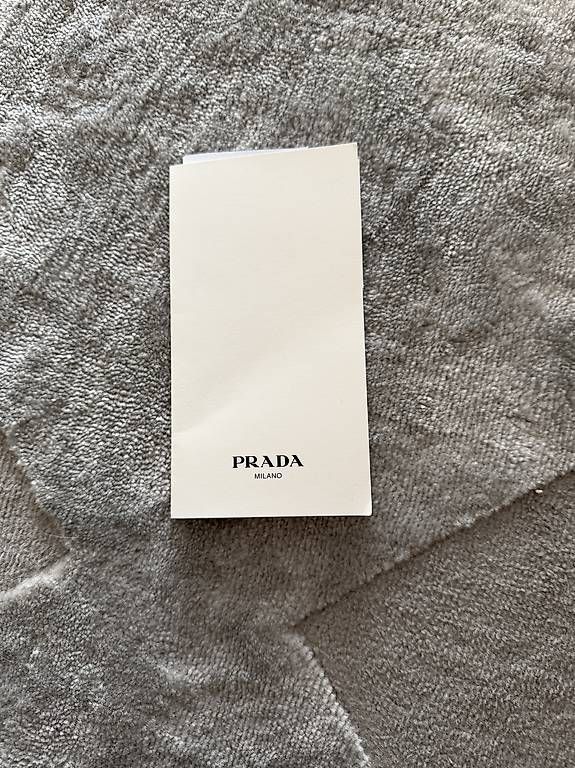 Prada Taschen für Damen: Prada Re-Edition 2000 – Neu und originalverpackt aus Hüntwangen von sue_72p6 2