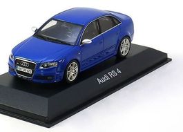 Audi RS4 Limousine 2005-2009 blau met.   1:43 von Minichamps