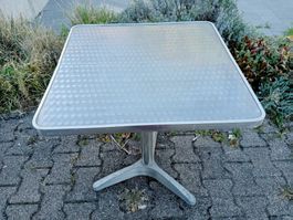Vintage Bistrotisch Metall Silber knapp 60 x 60 cm Höhe 70cm