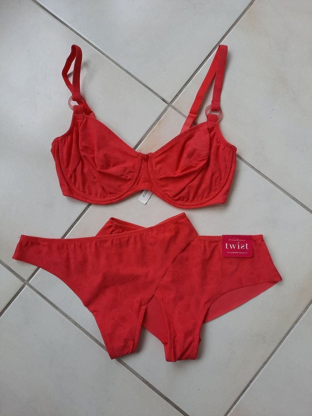 Altra biancheria intima: Sommerknaller - BH Set 75D mit 2 Slips – Nuovo (secondo la descrizione) da Immensee venduto da Dessous-Outlet