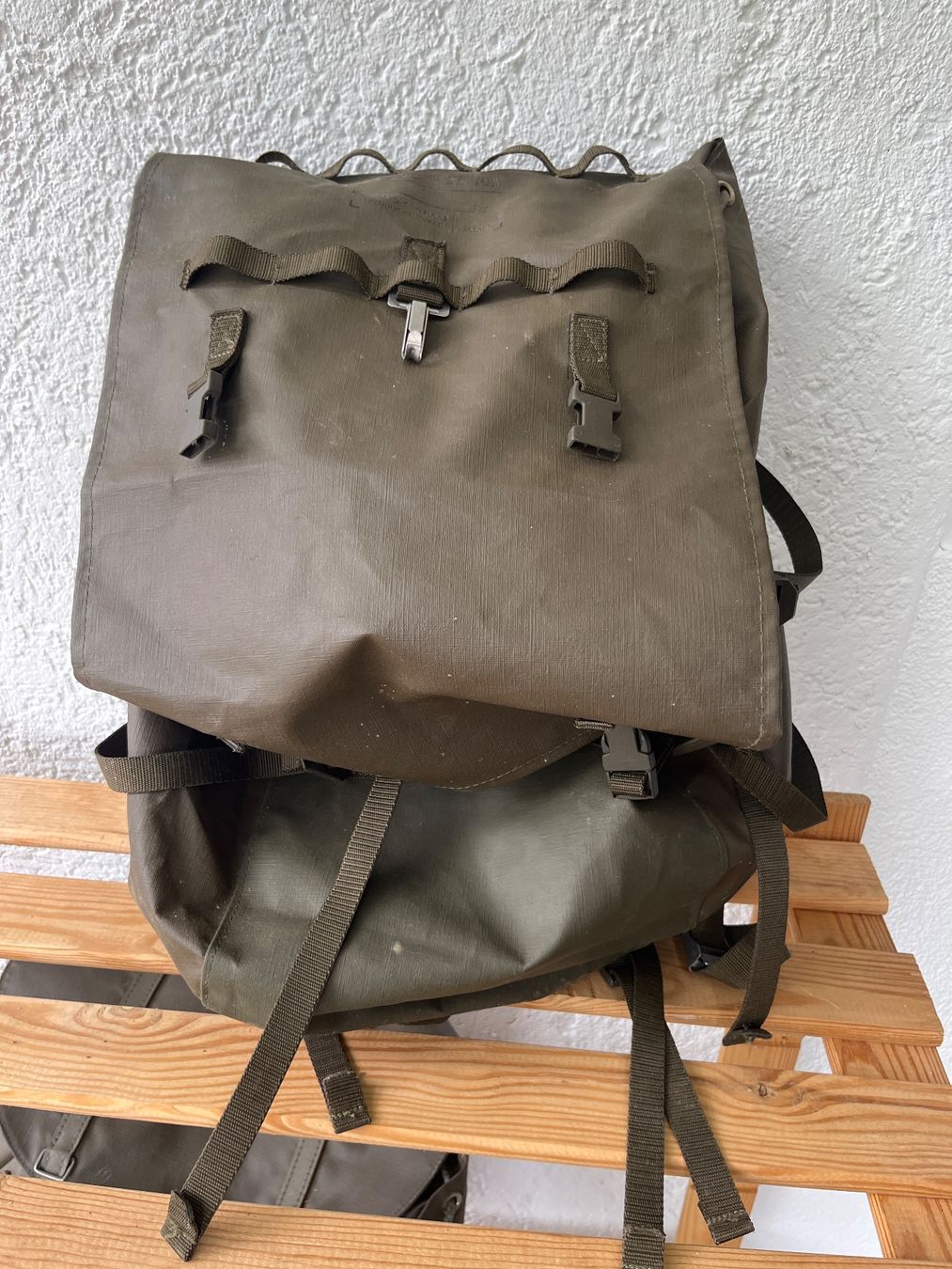 Schweizer Armee Zaini: Militärrucksack, von 1990 – Usato da Uhwiesen venduto da cinnaj 1