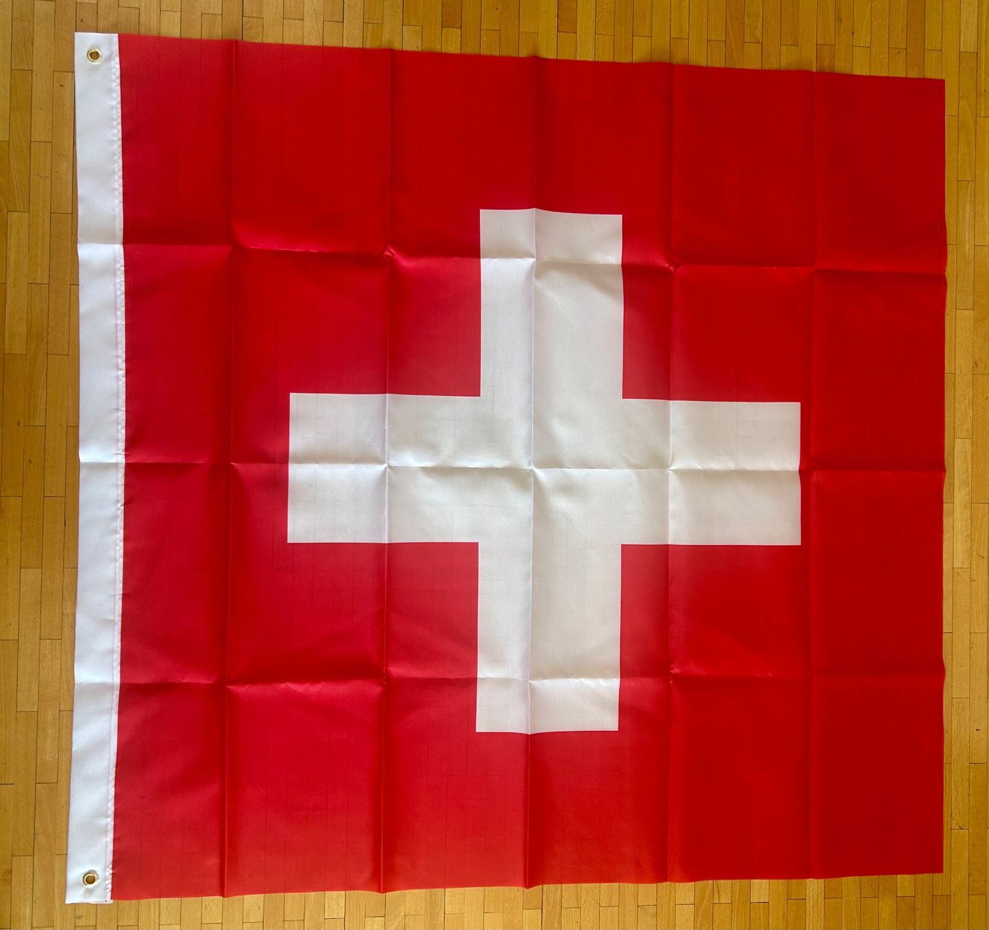 Bandiere: Schweizer Fahne   100 x 100 cm – Nuovo e nell'imballaggio originale da Geneve venduto da vane267
