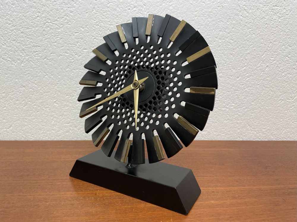 VEVOR Vintage Tischuhr Im Kaminuhren-Design – Klassisch Aus MDF, Quarzwerk, Geräuschlos, Kirschholz-Optik