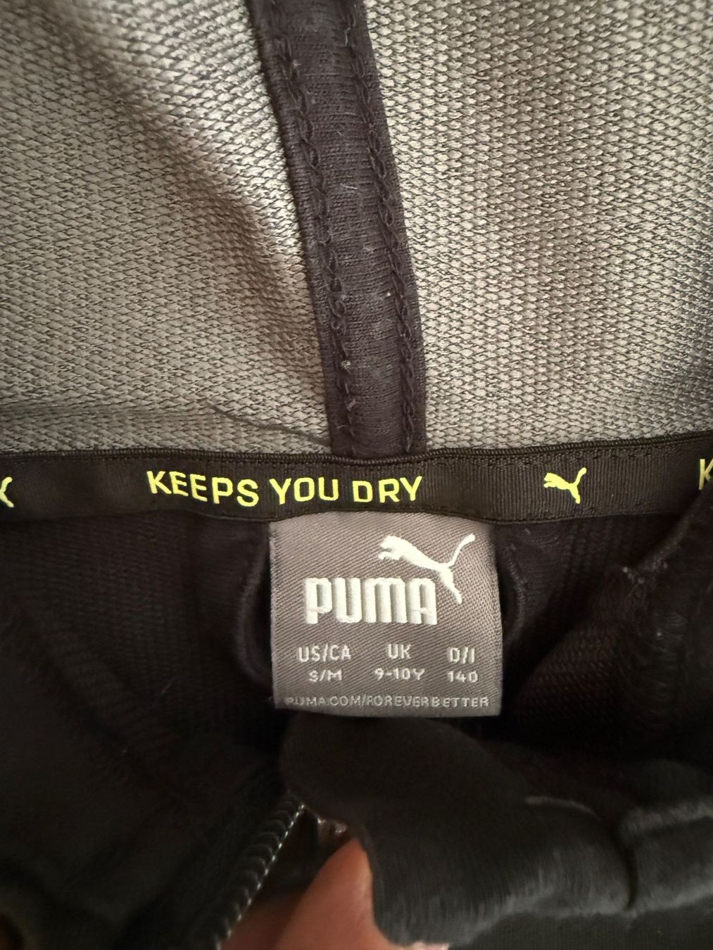 Puma Giacche: Schwarz-Graue Puma Trainerjacke Grösse 140 – Usato da Oberburg venduto da Serbus 3