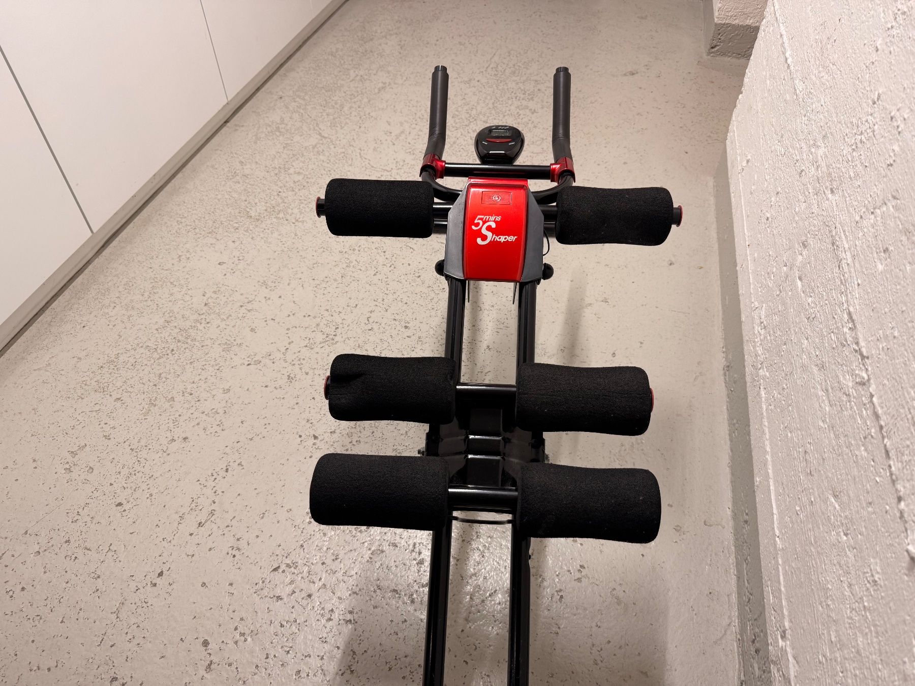 Hometrainer: Bauchtrainer 5 Mins Shaper Modell schwarz rot – Usato da Zürich venduto da celai. 3