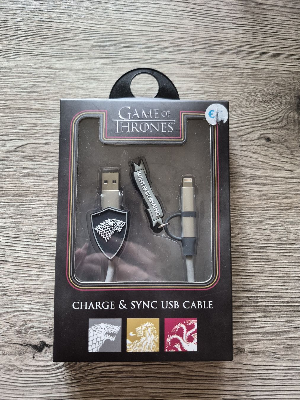 Cavi: Câble USB Charge & Sync Game of Thrones Neuf – Nuovo e nell'imballaggio originale da St-Aubin-Sauges venduto da val_xz9c
