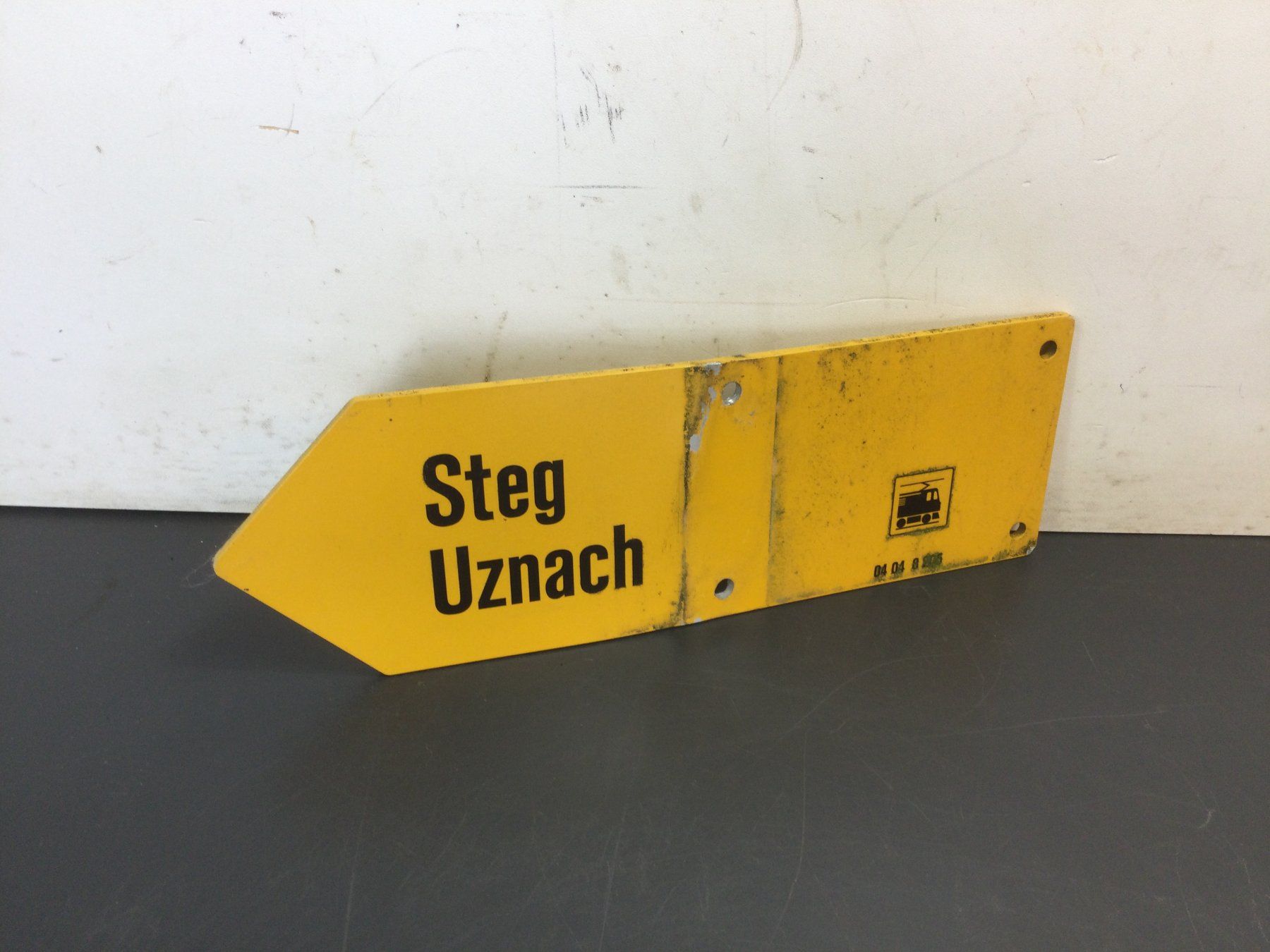 Insegne: Gebrauchtes Originales Wanderwegschild Steg Uznach – Usato da Wangen SZ venduto da kuriosum12 1