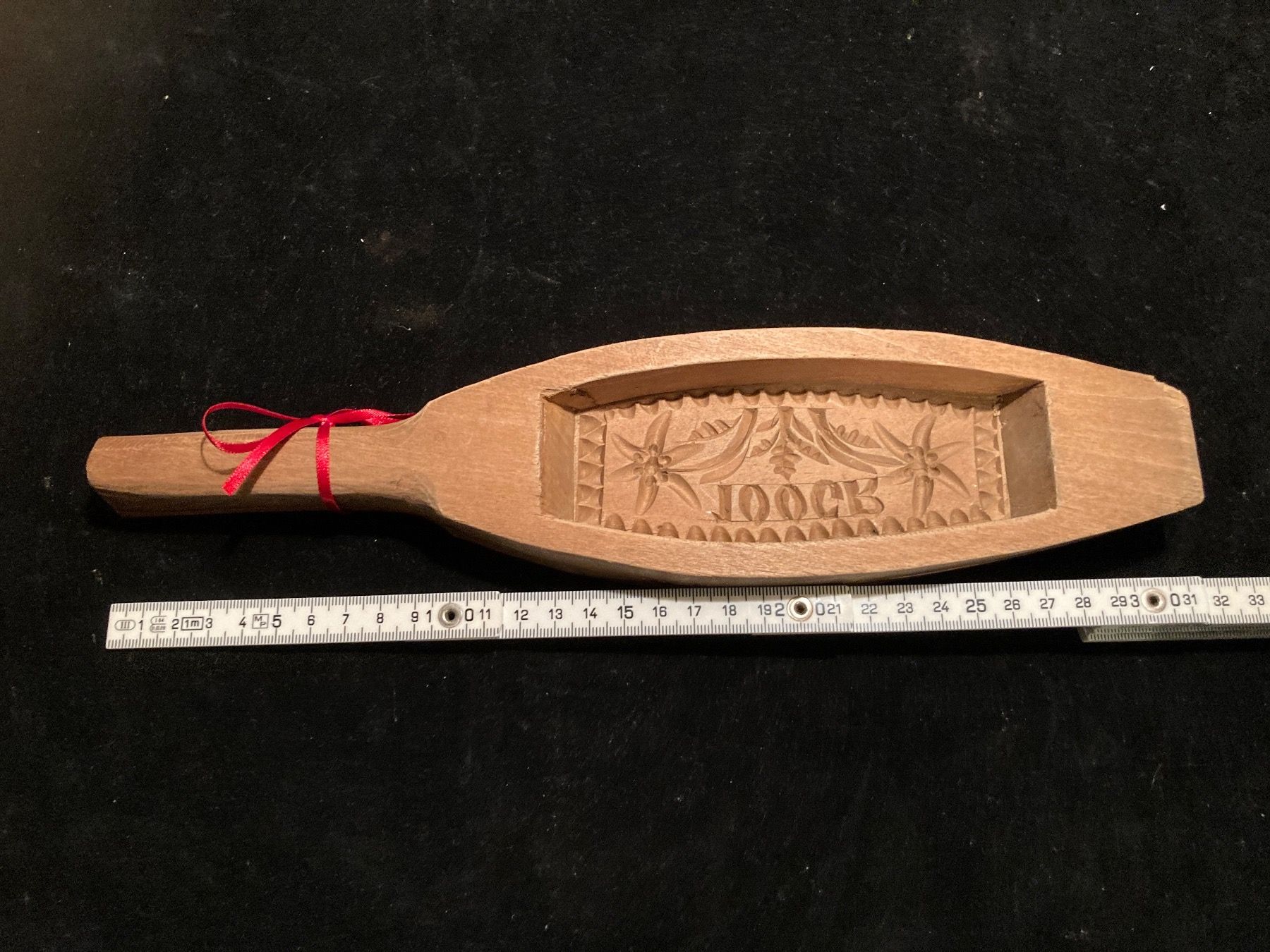 Articles en bois: älteres Holz-Butter-Model – Défectueux à Zürich par Chaeffeler 4