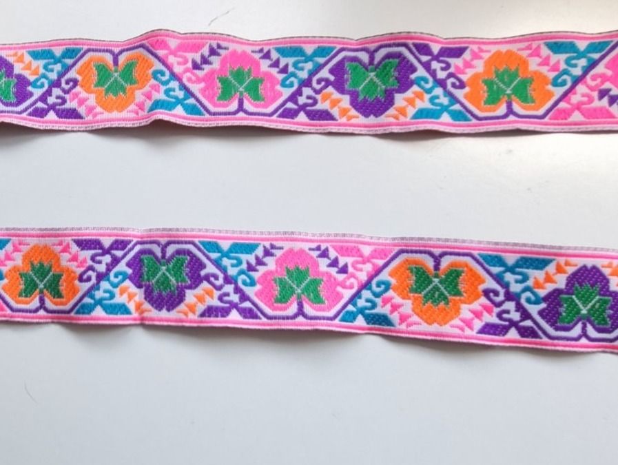 Tessuti: Stoff, Bordüre bestickt – Nuovo e nell'imballaggio originale da Geroldswil venduto da Agapanthus22 1