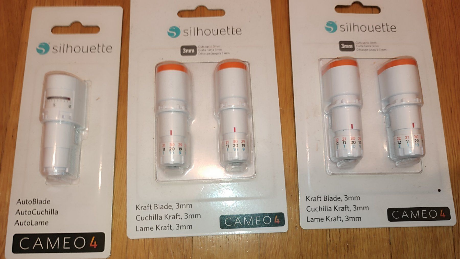 Cameo Tutte le macchine: Schneideplotter Silhouette Cameo 4 Plus mit viel Zubehör – Usato da Zollikon venduto da Tumult 4