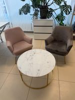 Lounge-Set: Couchtisch, zwei Sesseln, gute Zustand