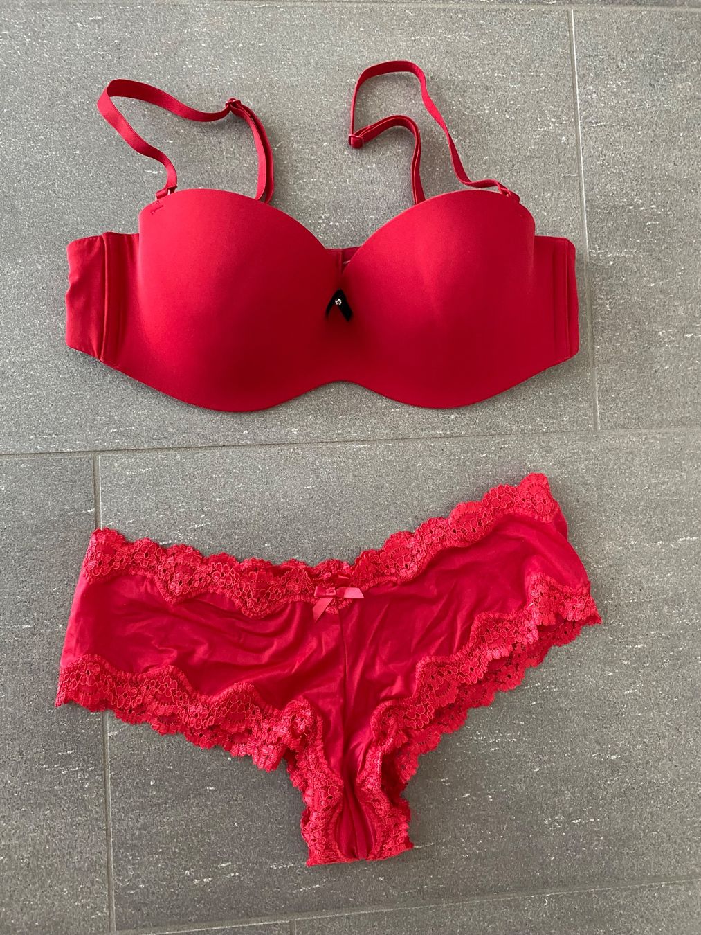 Altra biancheria intima: SKINY BH ROT – Usato da Malters venduto da Kuettel1