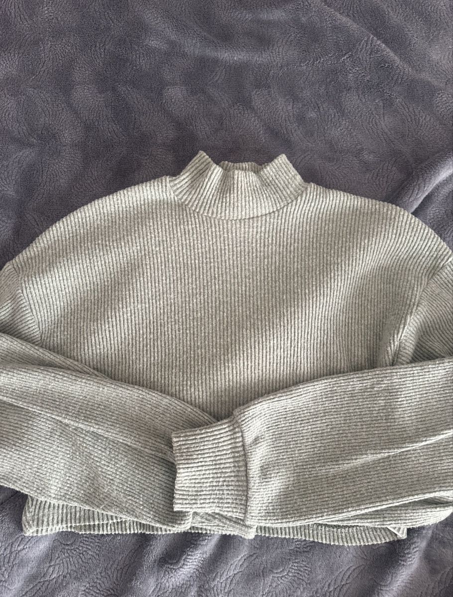 Bershka Pulls & Sweat-shirts: Gerippter Grau-Grüner Pullover – D'occasion à Turgi par pa.ti.d
