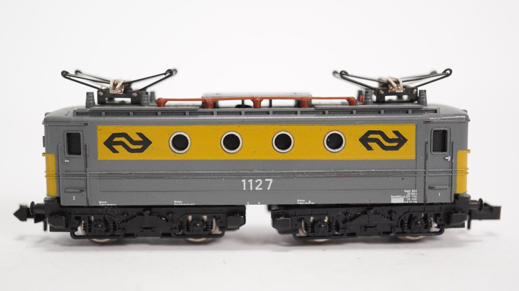 Trains électriques: e37 Spur N NS E-Lok 1127 graugelb – D'occasion à Thun par evinka_gmbh 1