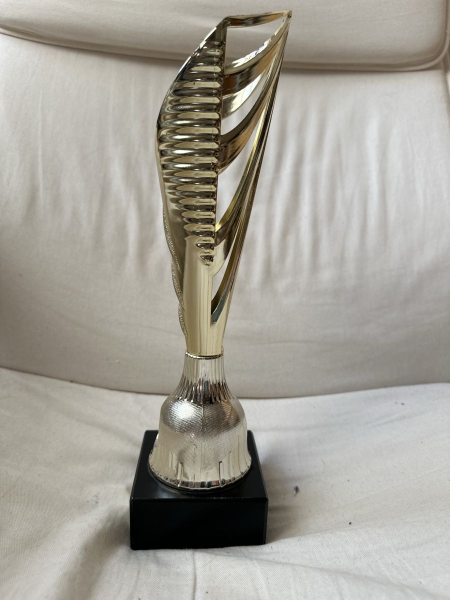 Sonstiges zum Sammeln & Seltenes: Goldener Pokal – Gebraucht aus Basel von ari_f26x 2