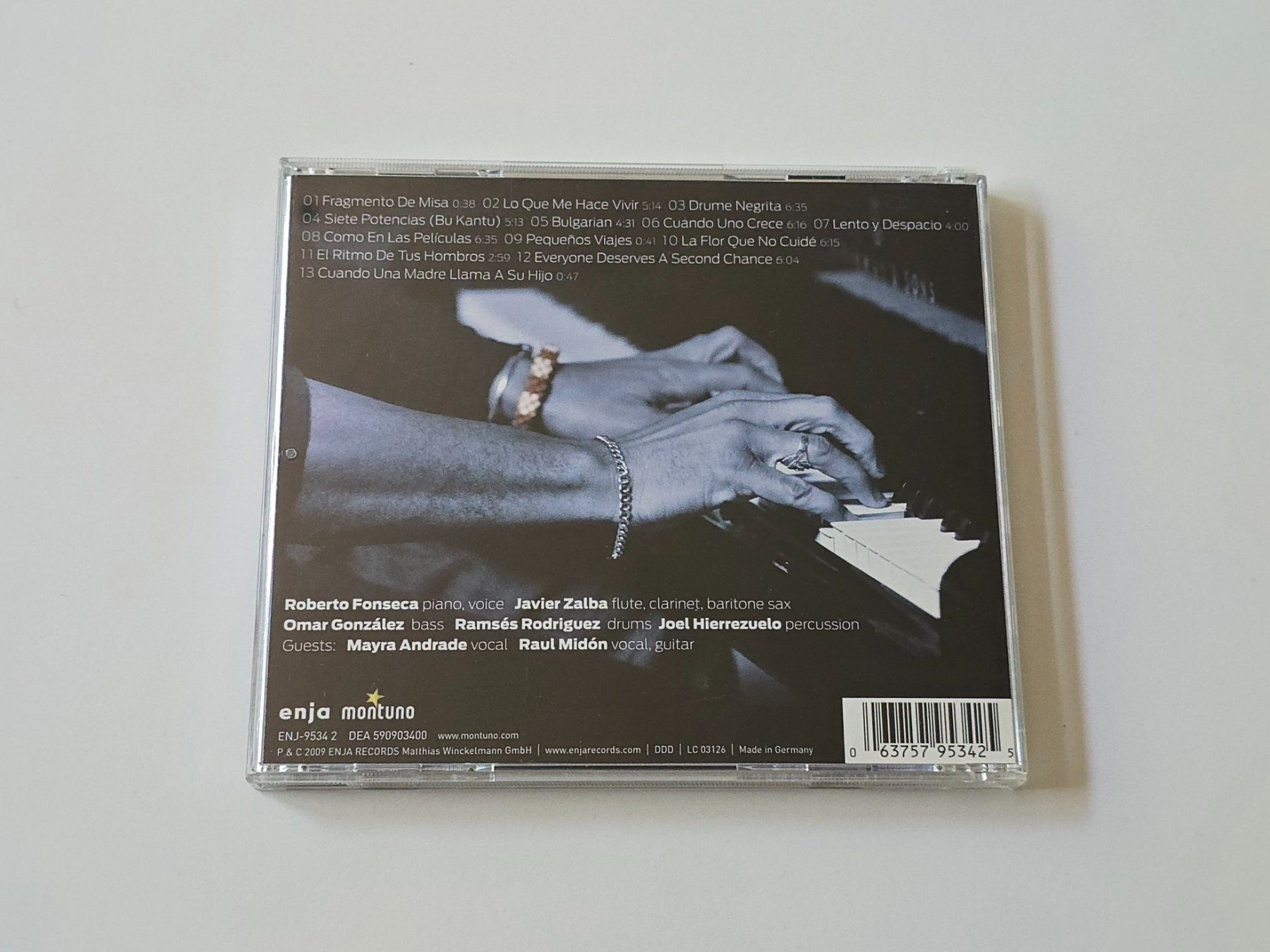 CD: CD Roberto Fonseca - Akokan MIT UNTERSCHRIFT – Usato da Dättlikon venduto da Wundertuete_ 1