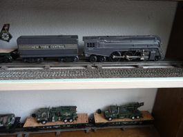 US Dampflok mit 4 Wagen Spur 0